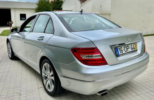 Mercedes-Benz C • 2010 • 265,000 km 3