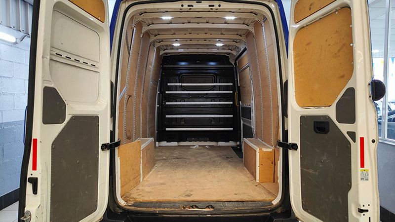 Volkswagen Crafter • 2021 • 176,250 km 2