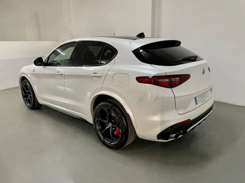 Alfa Romeo Stelvio • 2018 • 120,000 km 5