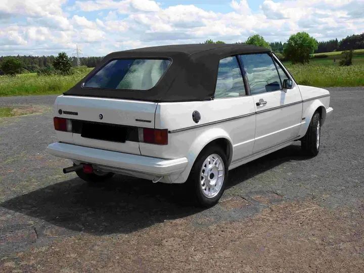 Volkswagen Golf Cabrio • 1987 • 251,000 km 6