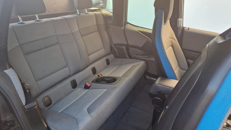 BMW i3 • 2017 • 105,000 km 10
