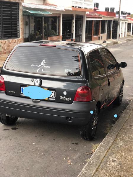 Renault 10 • 2013 • 1,700,000 km 4