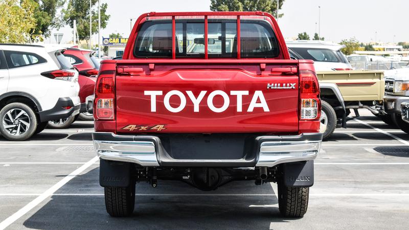 Toyota Hilux • 2021 • 10 km 9