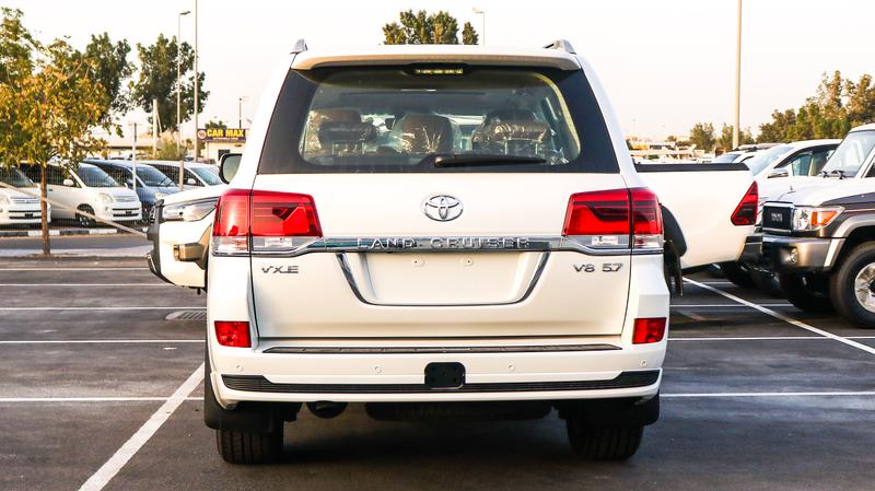 Toyota Land Cruiser • 2021 • 10 km 10