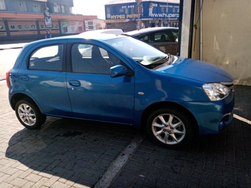 Toyota Etios • 2015 • 36,000 km 2