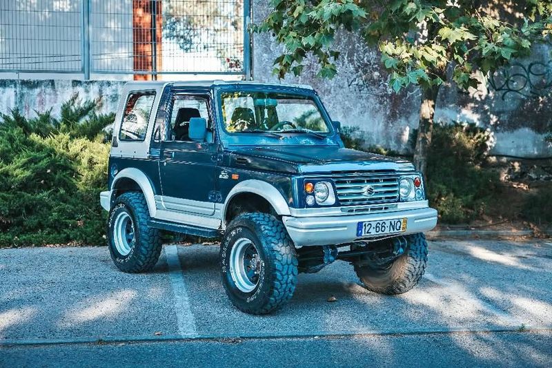 Suzuki Samurai • 1999 • 99,000 km 1