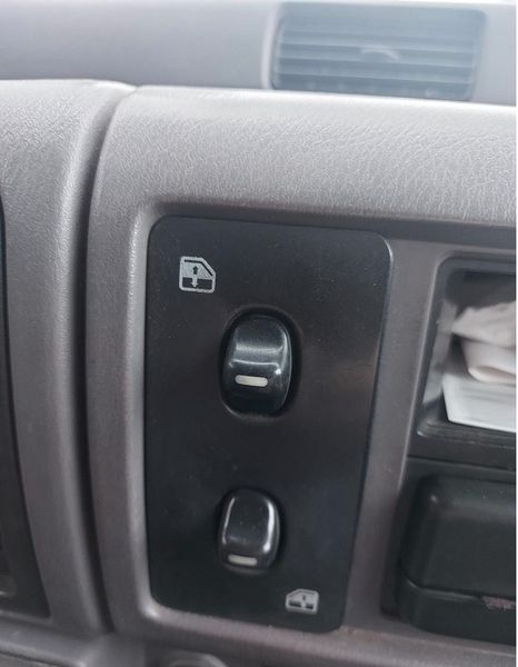 Nissan Cabstar E - T • 2001 • 111,000 km 2