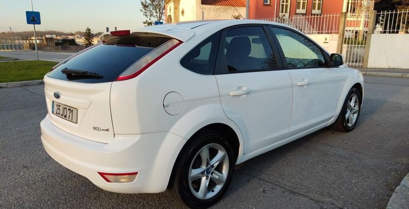 Ford Focus • 2010 • 200,000 km 4