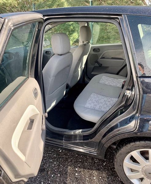 Ford Fiesta • 2002 • 249,999 km 4