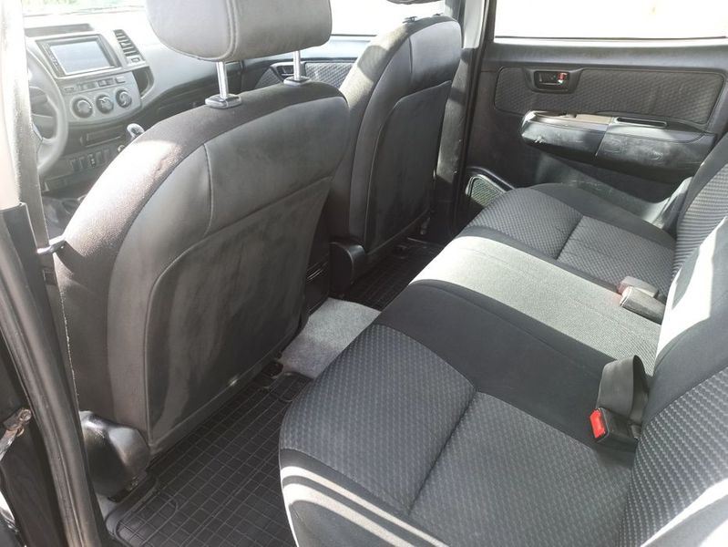 Toyota Hilux • 2015 • 175,000 km 2