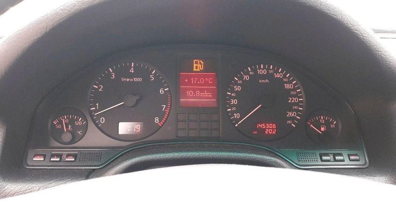 Audi A8 • 1997 • 149,999 km 2