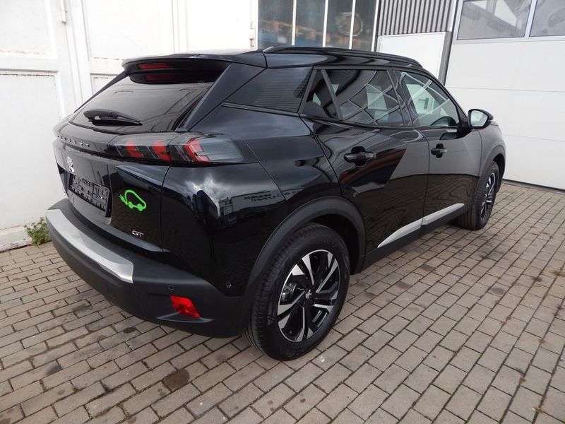 Peugeot 2008 • 2022 • 17,800 km 4