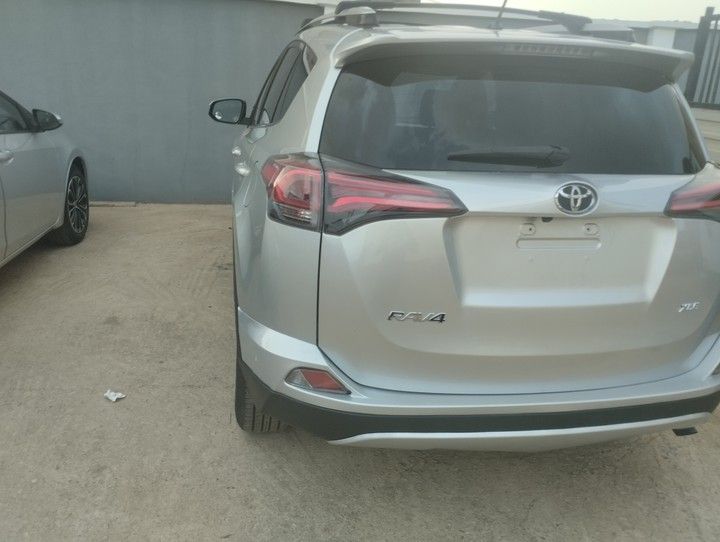 Toyota RAV4 • 2016 • 21 km 4