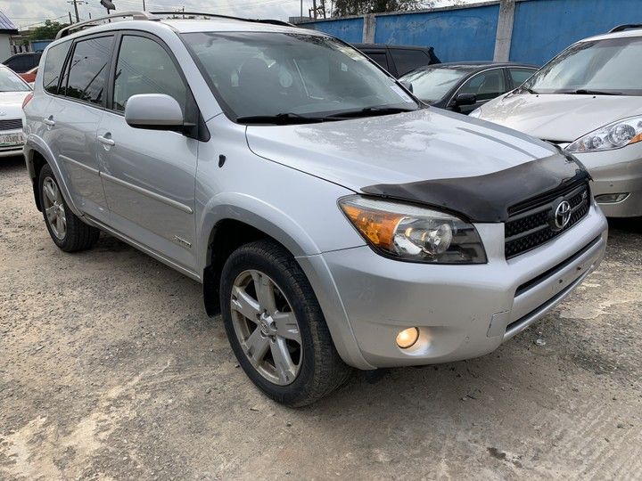 Toyota RAV4 • 2011 • 23 km 1