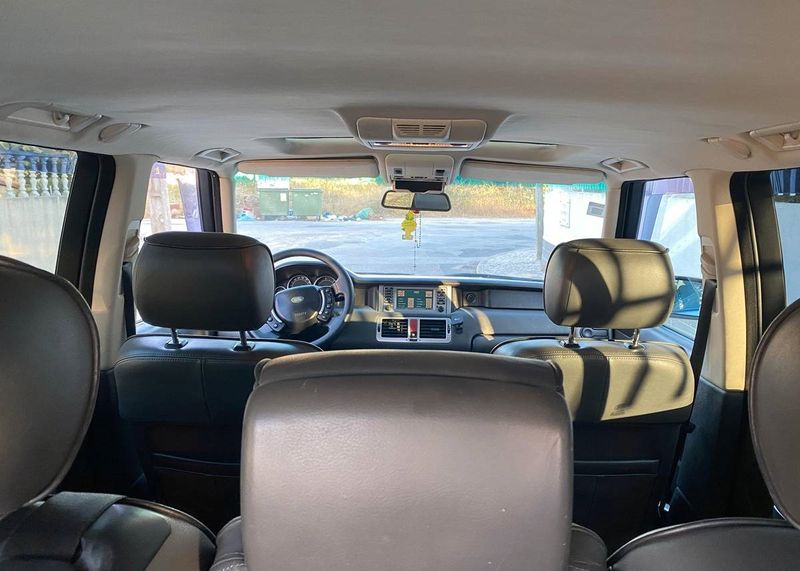 Land Rover LR3 • 2002 • 30,000 km 3