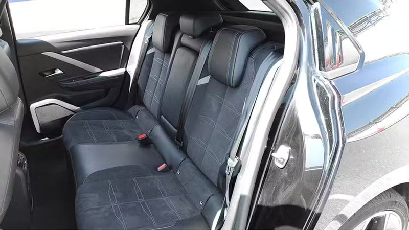 Opel Astra • 2023 • 36,060 km 6