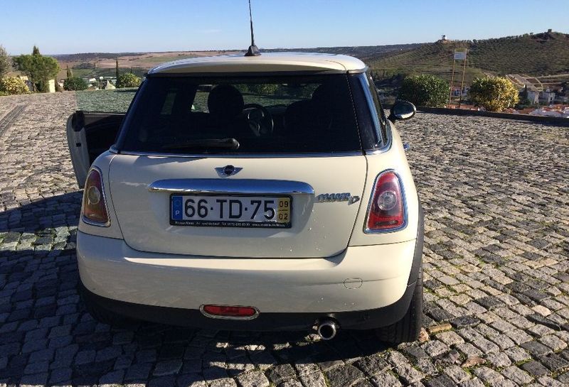 MINI Cooper • 2009 • 61,580 km 2
