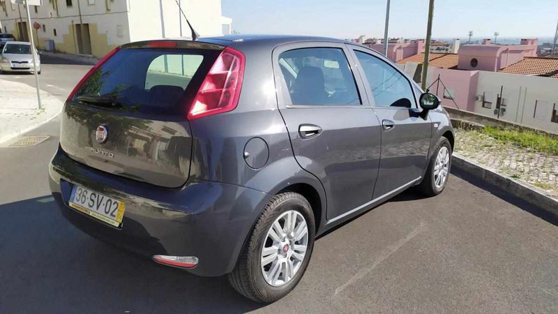 Fiat Punto • 2017 • 54,920 km 2
