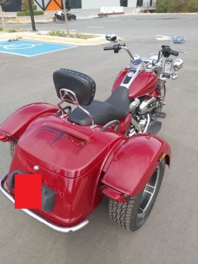 Harley Davidson road king • 2020 • 5,000 km 5