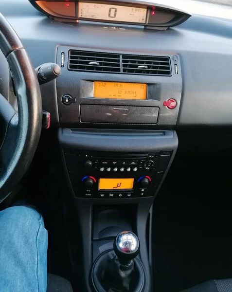 Citroën C4 • 2005 • 349,999 km 2