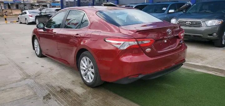 Toyota Camry • 2020 • 50,000 km 3