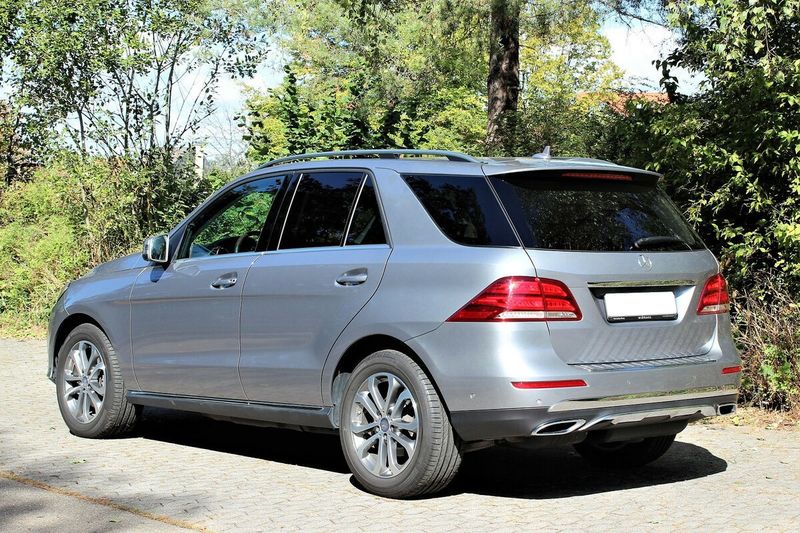 Mercedes-Benz GLE • 2016 • 166,900 km 2