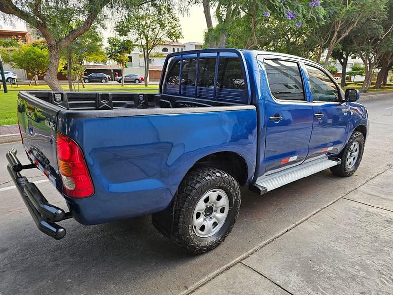 Toyota Hilux • 2011 • 140,000 km 1