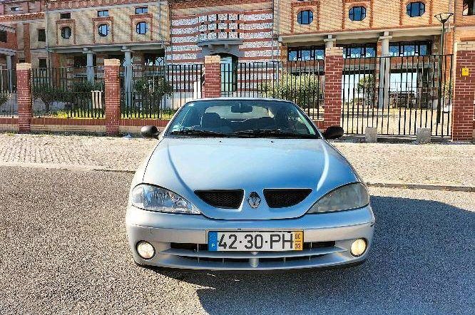 Renault Mégane • 2002 • 249,999 km 2