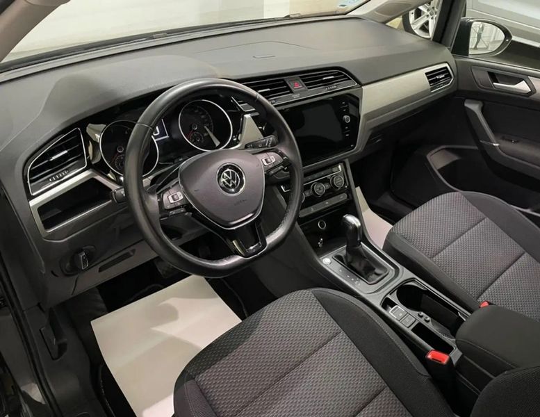 Volkswagen Touran • 2021 • 82,000 km 7