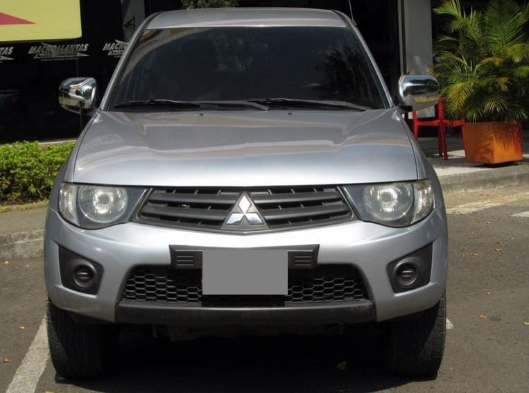 Mitsubishi L200 • 2010 • 130,000 km 5