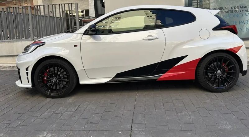 Toyota Yaris • 2024 • 19,600 km 14