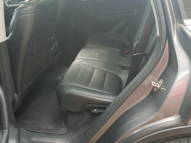Volkswagen Touareg • 2012 • 175,000 km 4
