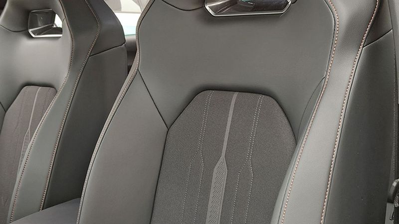 Seat Leon • 2022 • 6,461 km 8