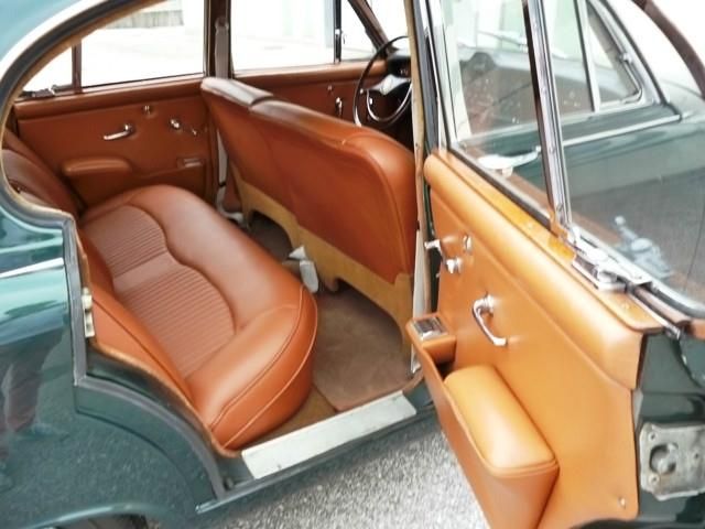 Jaguar Daimler • 1966 • 185,000 km 5