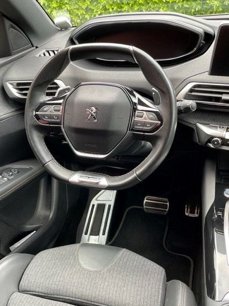 Peugeot 3008 • 2017 • 38,000 km 3