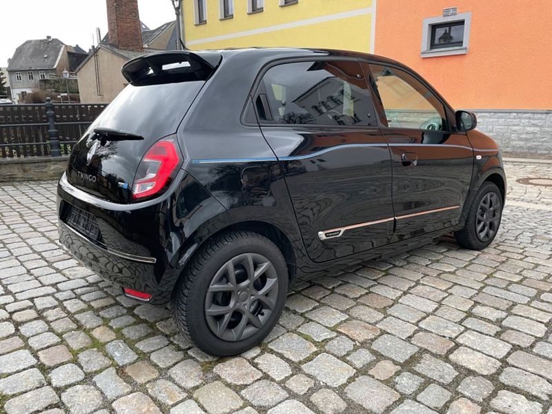 Renault Twingo • 2022 • 10,250 km 3