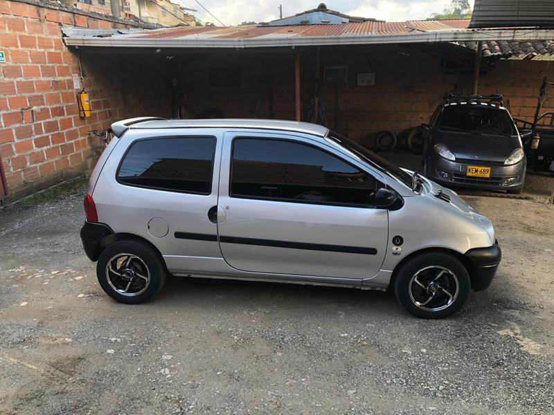 Renault Twingo • 2006 • 132,800 km 6