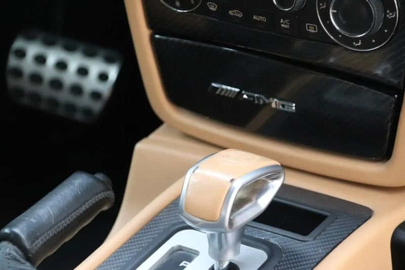 Mercedes-Benz G-Class • 2010 • 299,000 km 11