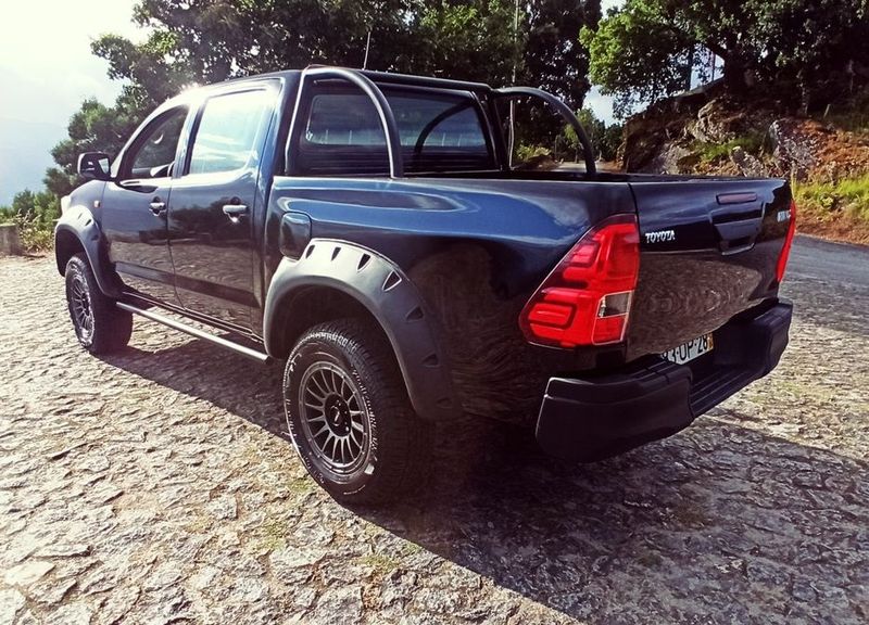 Toyota Hilux • 2015 • 175,000 km 4