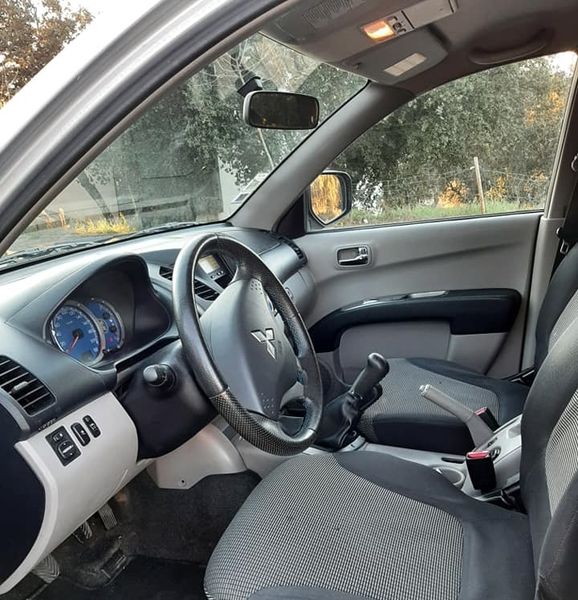 Mitsubishi L200 • 2007 • 192,000 km 3