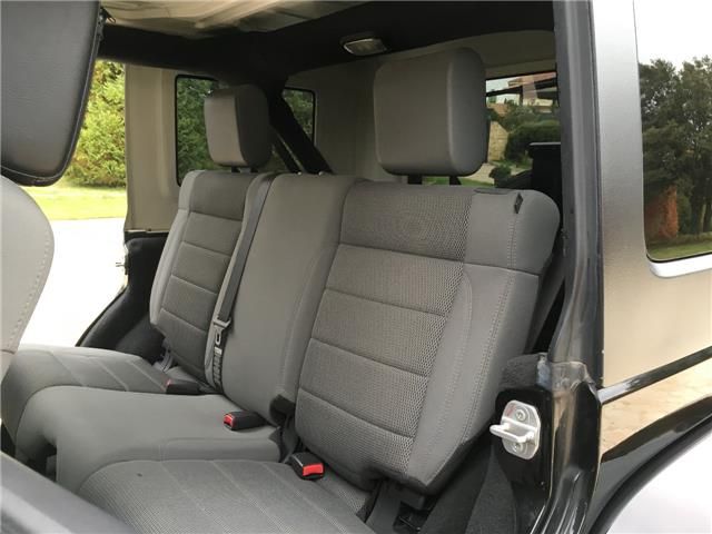 Jeep Wrangler • 2008 • 175,000 km 10