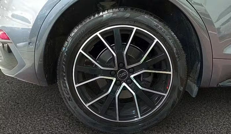 Audi Q5 • 2023 • 40,795 km 11