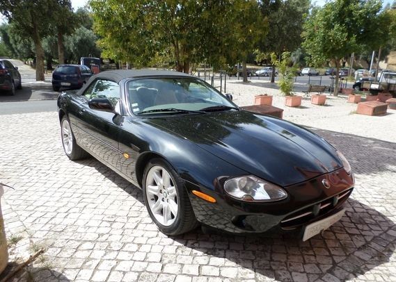 Jaguar XK8 Convertible • 2000 • 180,000 km 1