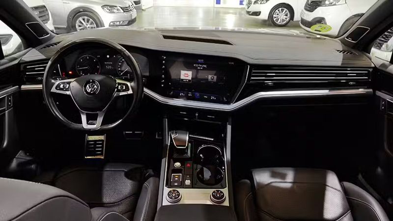 Volkswagen Touareg • 2019 • 94,801 km 4