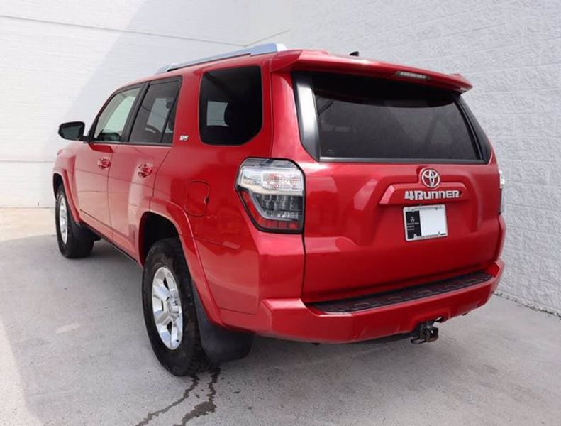 Toyota 4 Runner Limited • 2020 • 13,500 km 3