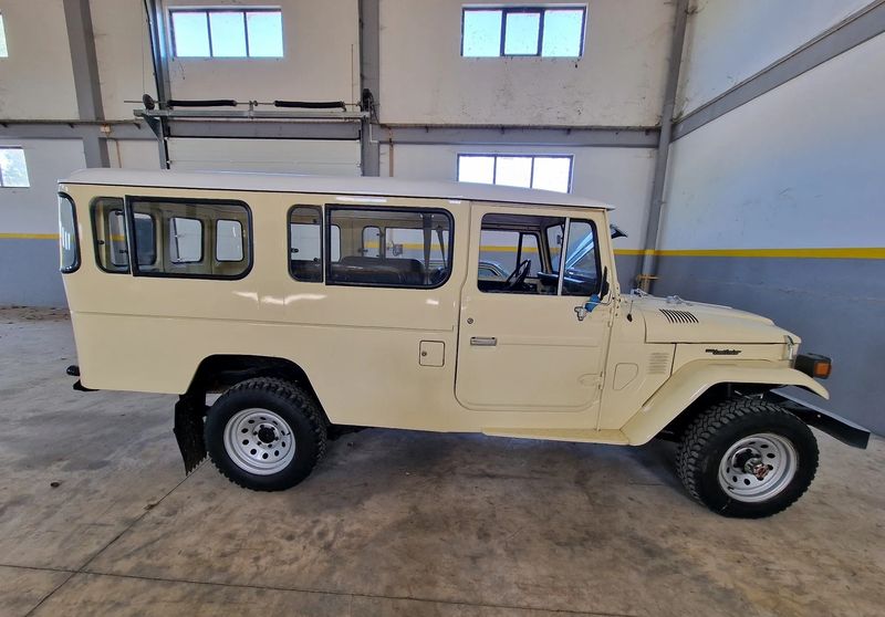 Toyota Hilux • 1980 • 152,000 km 4