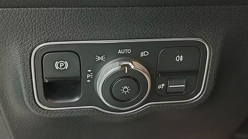 Mercedes-Benz GLB-Class • 2024 • 3,912 km 13