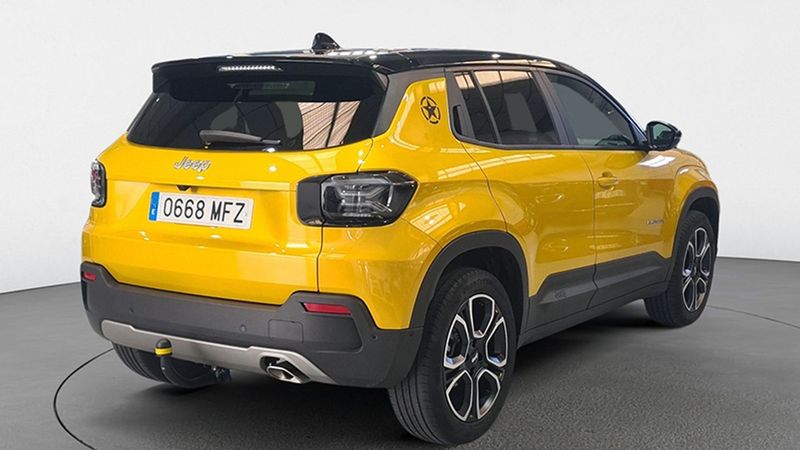 Jeep Cherokee • 2023 • 18,397 km 2