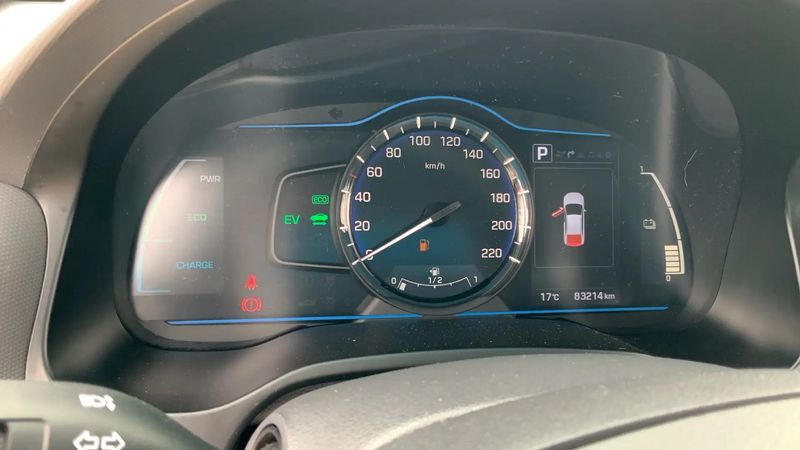 Hyundai Ioniq Hybrid • 2018 • 83,500 km 13