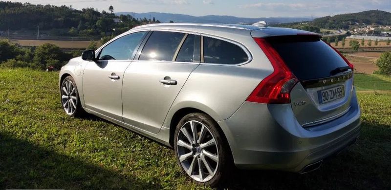 Volvo V60 • 2013 • 206,000 km 2